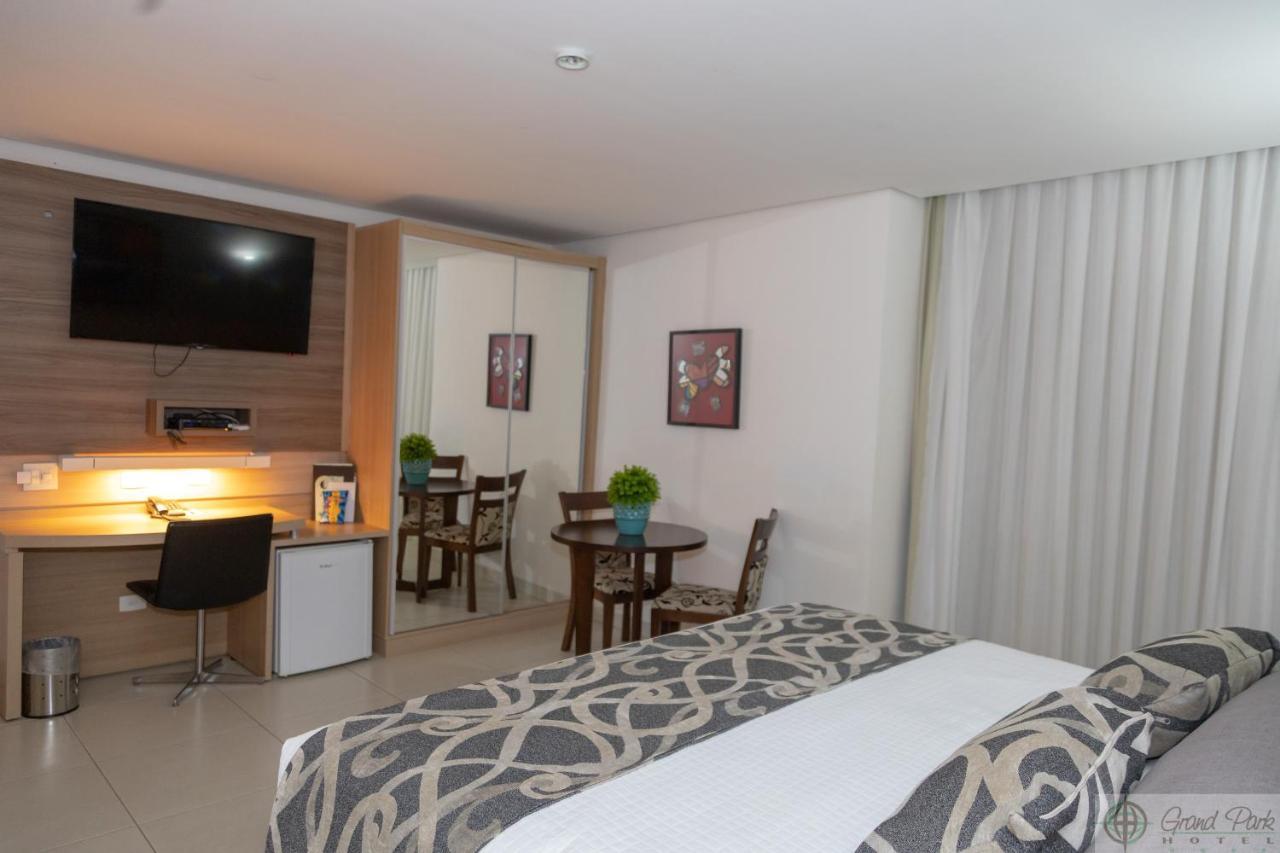 Hotel Grand Park 캄푸그란지 외부 사진