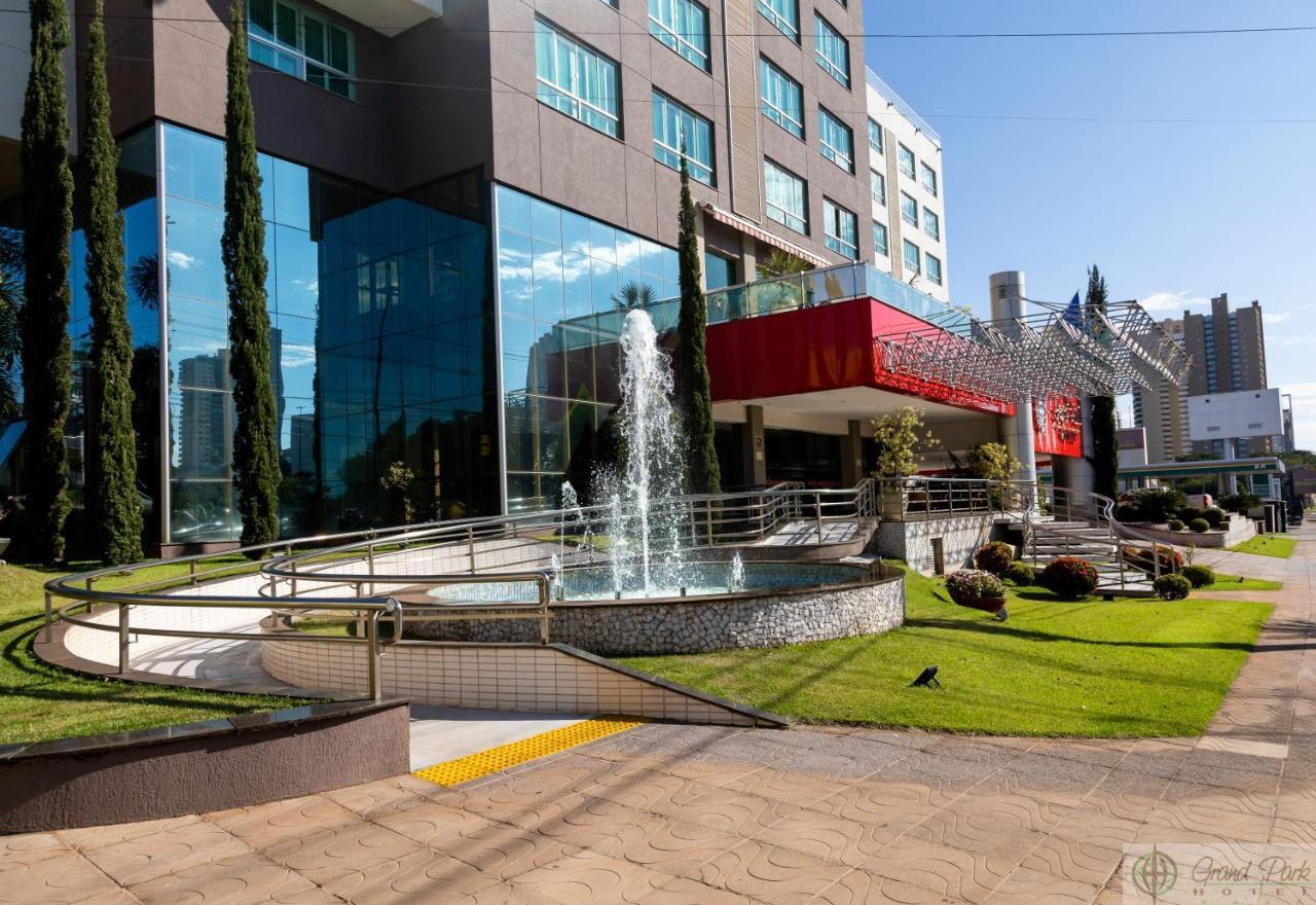 Hotel Grand Park 캄푸그란지 외부 사진