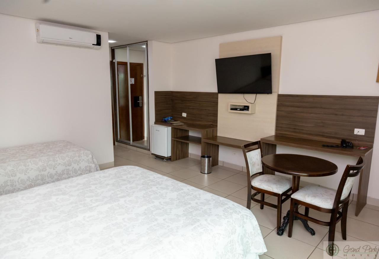 Hotel Grand Park 캄푸그란지 외부 사진